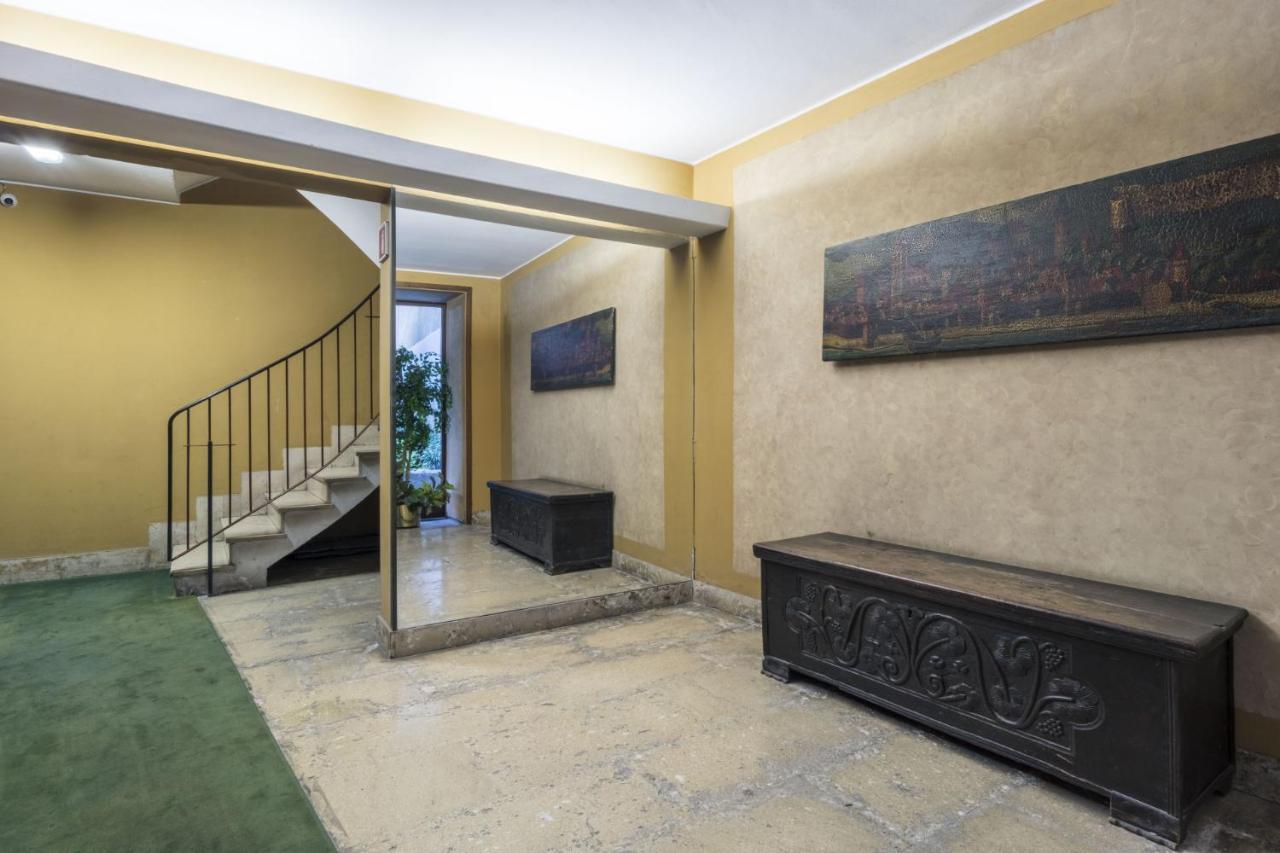 Easylife - San Babila - Elegante E Rifinito Bilocale Nel Cuore Della Citta Milano Eksteriør billede
